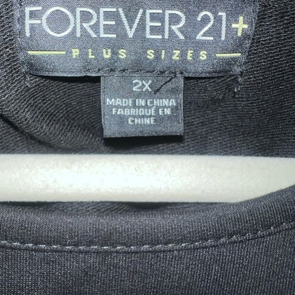 Forever 21 Plus Black Top with Silver Grommets Size 2X - Picture 5 of 5